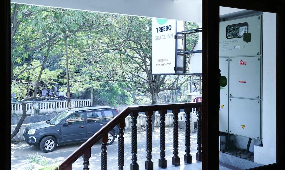 Treebo Grace Inn, 3 Min Walk From Promenade Beach 퐁디셰리 외부 사진