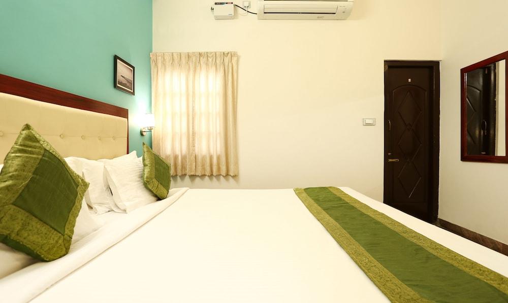 Treebo Grace Inn, 3 Min Walk From Promenade Beach 퐁디셰리 외부 사진