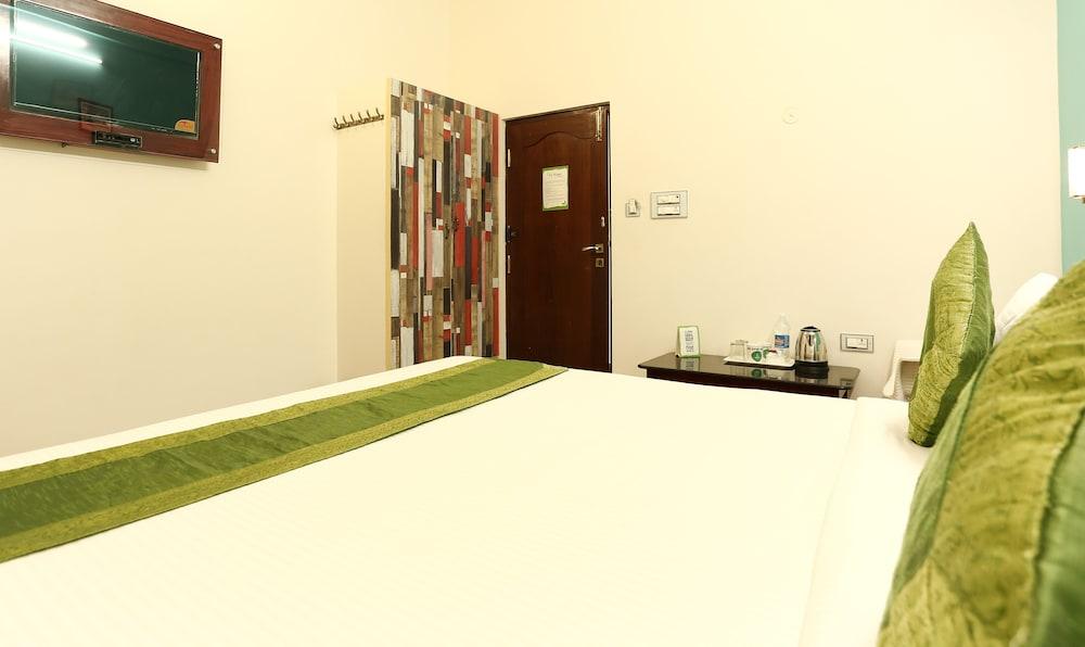 Treebo Grace Inn, 3 Min Walk From Promenade Beach 퐁디셰리 외부 사진