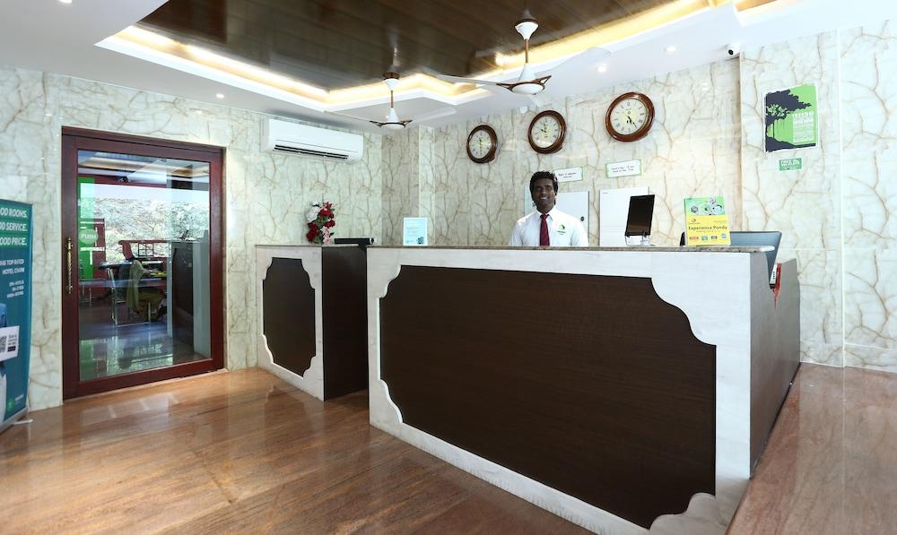 Treebo Grace Inn, 3 Min Walk From Promenade Beach 퐁디셰리 외부 사진