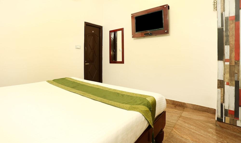 Treebo Grace Inn, 3 Min Walk From Promenade Beach 퐁디셰리 외부 사진