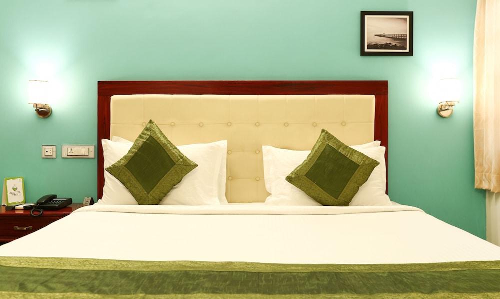 Treebo Grace Inn, 3 Min Walk From Promenade Beach 퐁디셰리 외부 사진