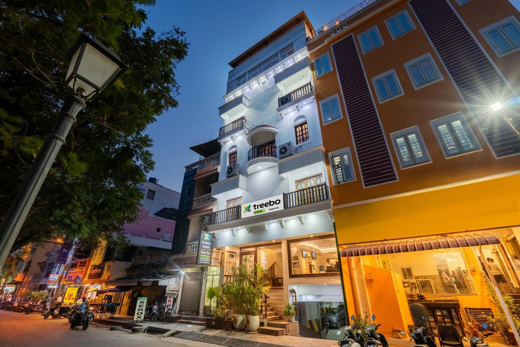 Treebo Grace Inn, 3 Min Walk From Promenade Beach 퐁디셰리 외부 사진