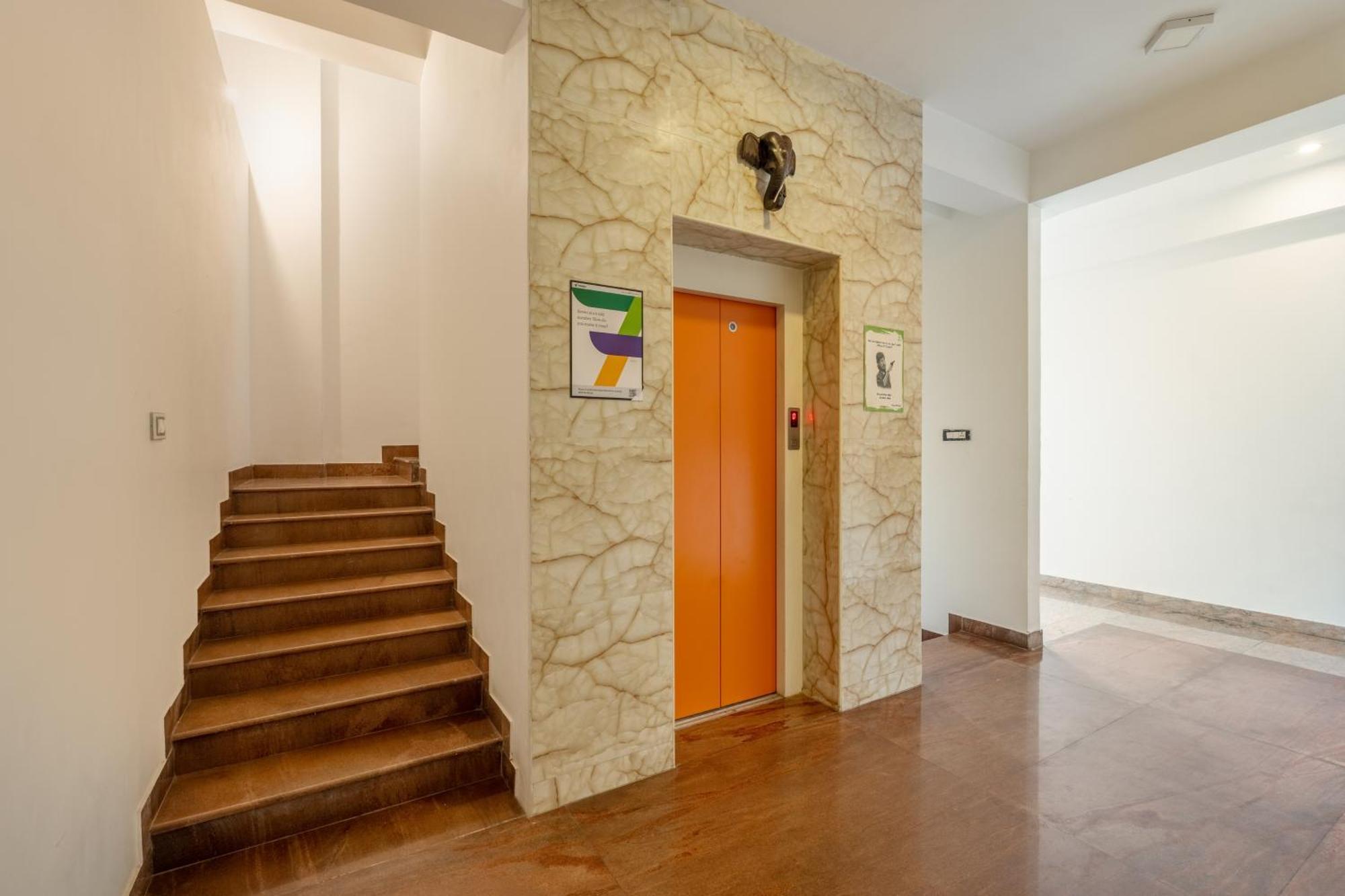 Treebo Grace Inn, 3 Min Walk From Promenade Beach 퐁디셰리 외부 사진