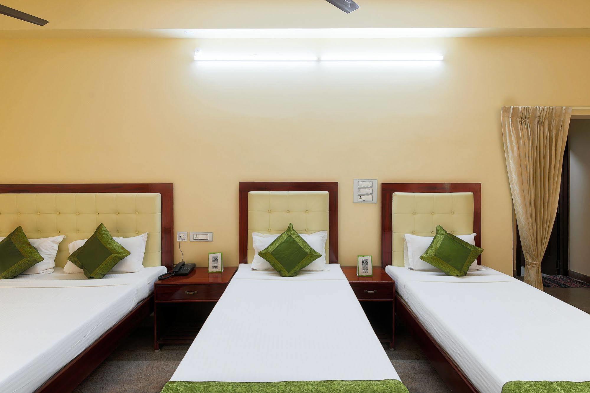 Treebo Grace Inn, 3 Min Walk From Promenade Beach 퐁디셰리 외부 사진